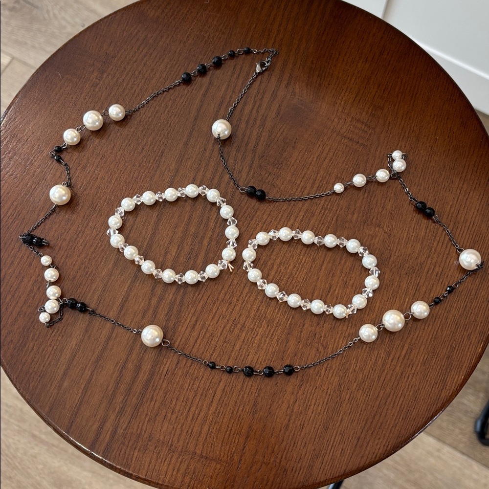Pearl and Black Bead Jewelry Set